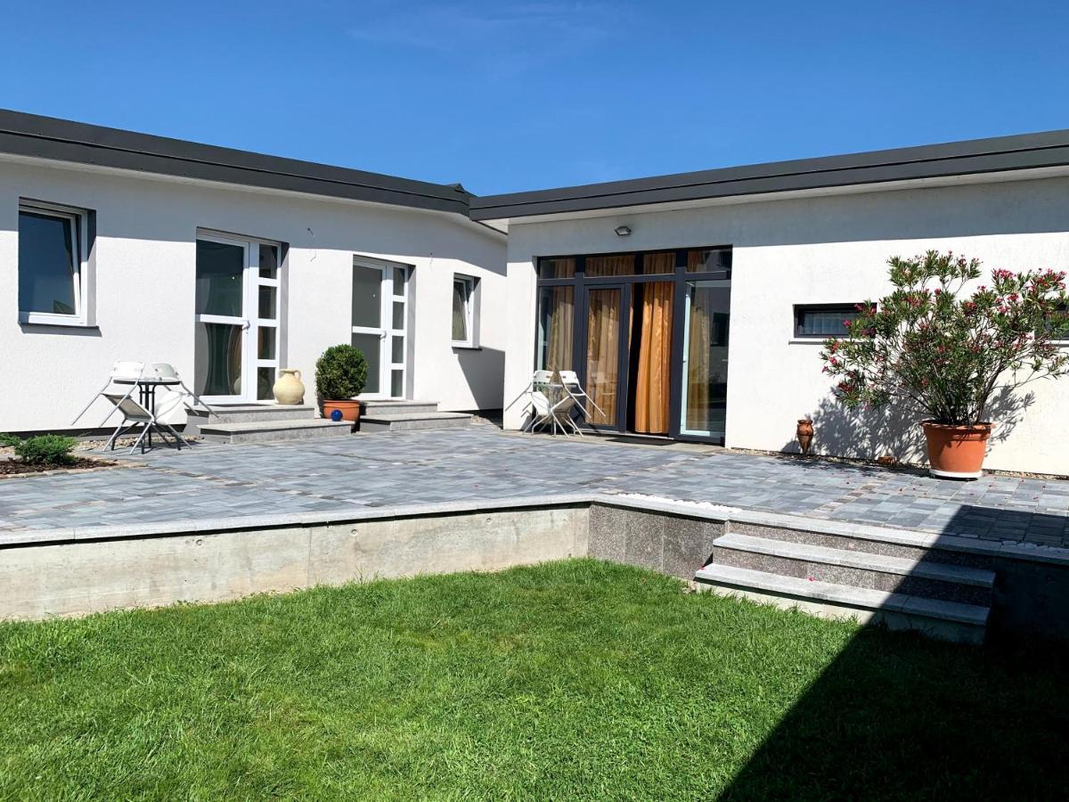 Casa Petri Hotell Sînpetru Eksteriør bilde