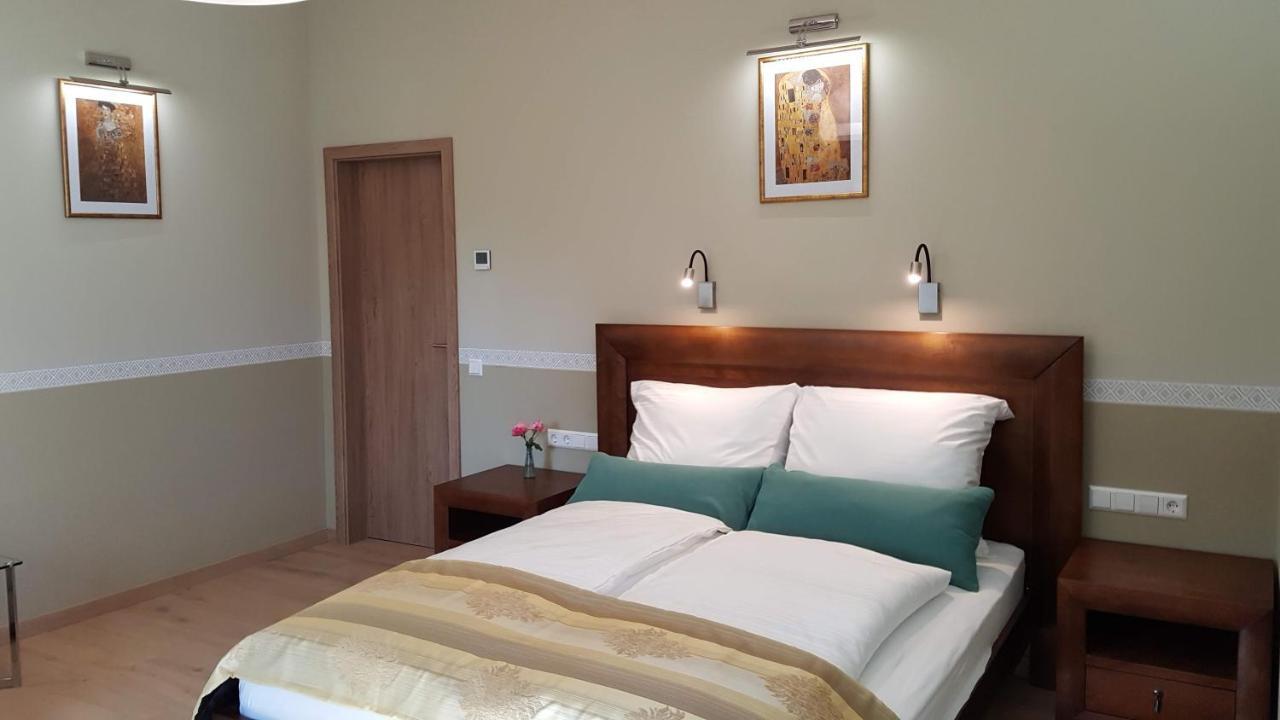 Casa Petri Hotell Sînpetru Eksteriør bilde